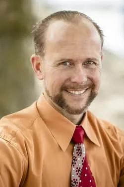 Artist profile photo of Lorenzo (Lindy Hop Teacher)
