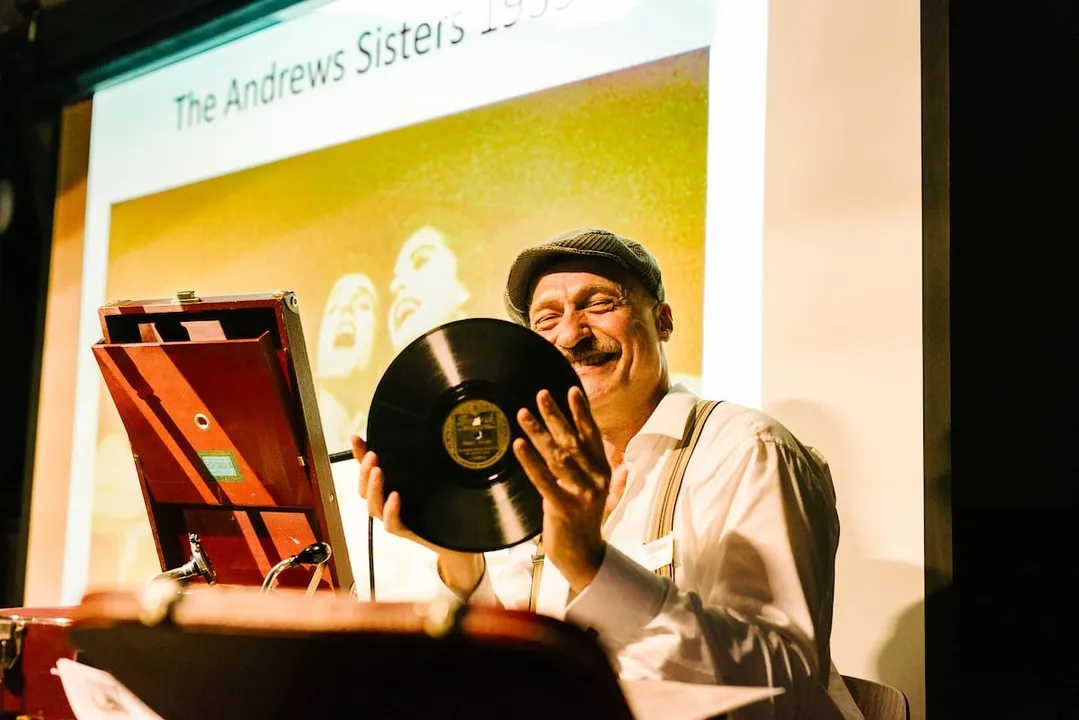 Artist profile photo of DJ Wuthe am "Grammophon"